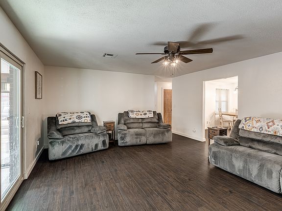 5th image of 3024 Shadybrook Dr