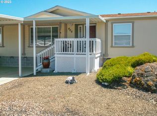 406 W Riverridge Ave, Roseburg, OR 97471