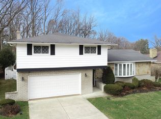 7398 Bartholomew Dr, Middleburg Heights, OH 44130