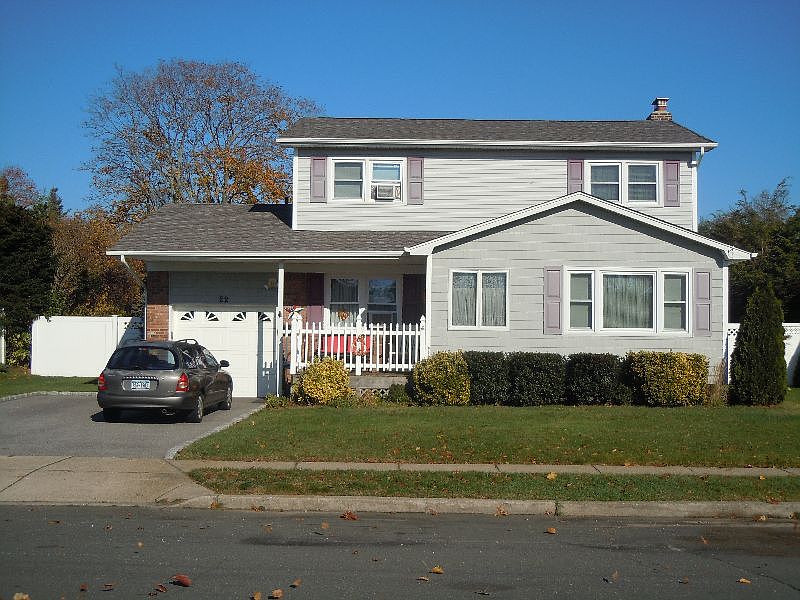 1st image of 22 Regina Dr