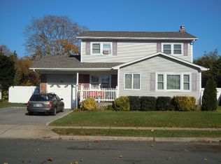22 Regina Dr, Sayville, NY 11782