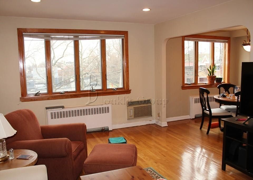 2nd image of 2028 37th St #3
