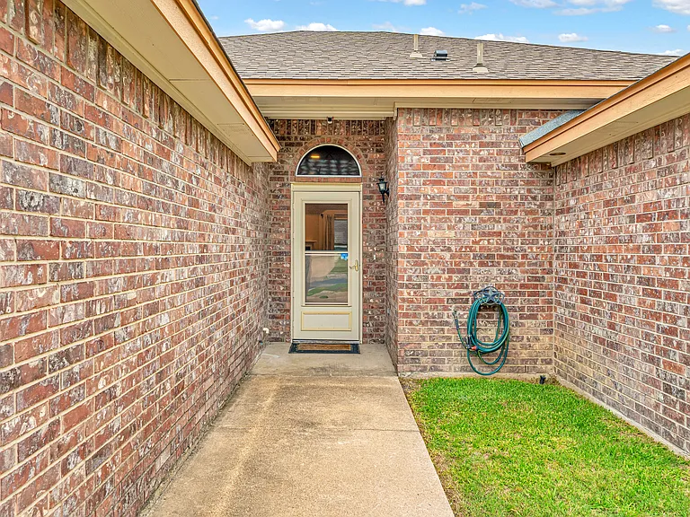 221 Cedar Ridge Dr — Photo 32