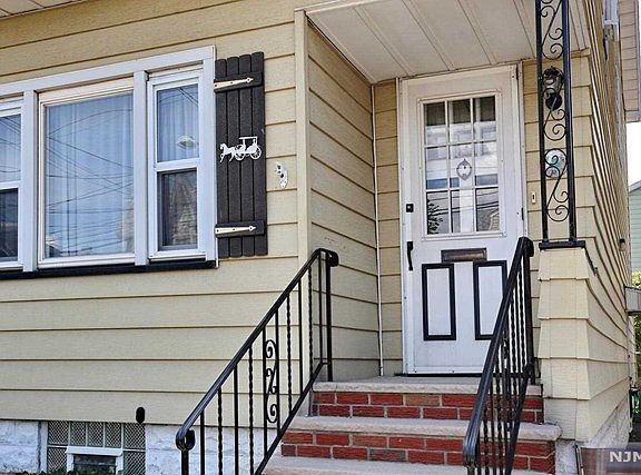 2nd image of 65 Arlington Blvd