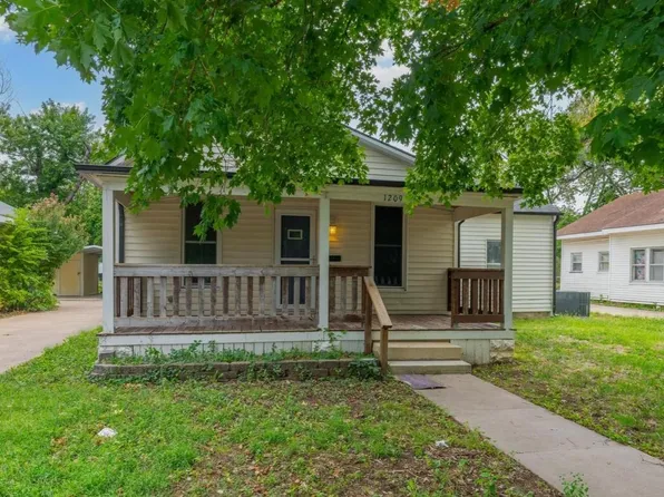 1209 N C St, Wellington, KS 67152