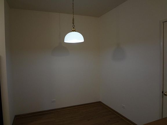 4th image of 283 Camel Bend Ct