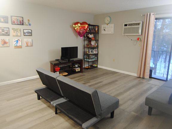4th image of 3 Knightsbridge Dr #301