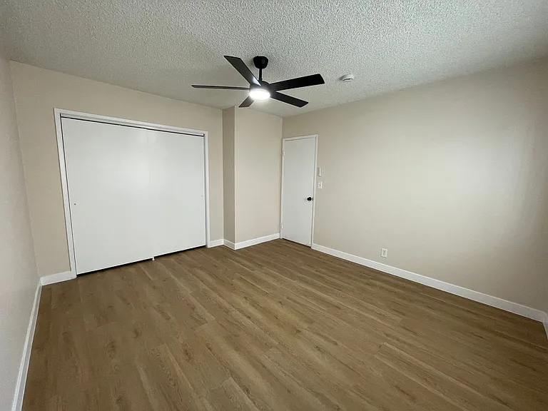 1141 Molino Ave — Photo 32