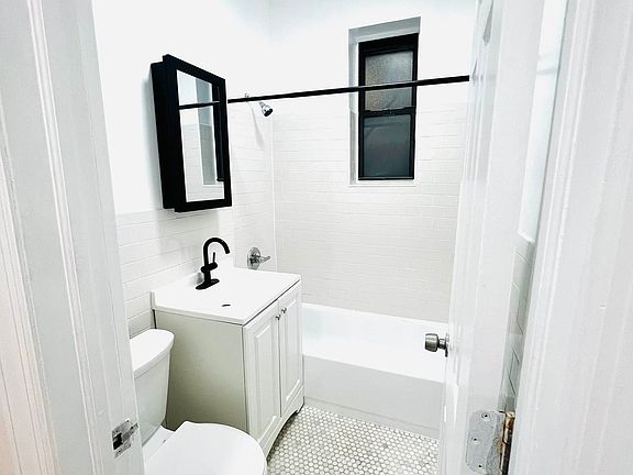 5th image of 4148 40th St APT D2