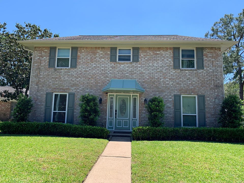 1st image of 15806 Hickory Knoll Dr