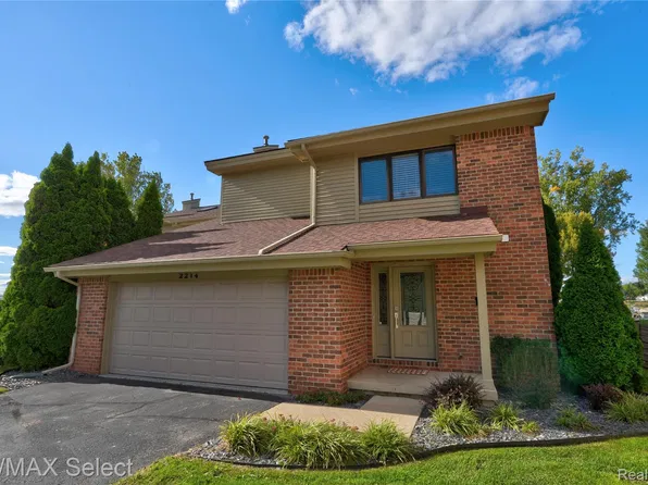 2214 Bowles St, Fenton, MI 48430