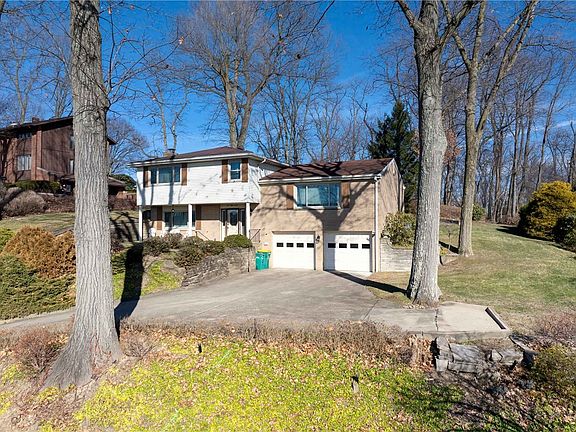 3rd image of 457 Woodland Hills Dr