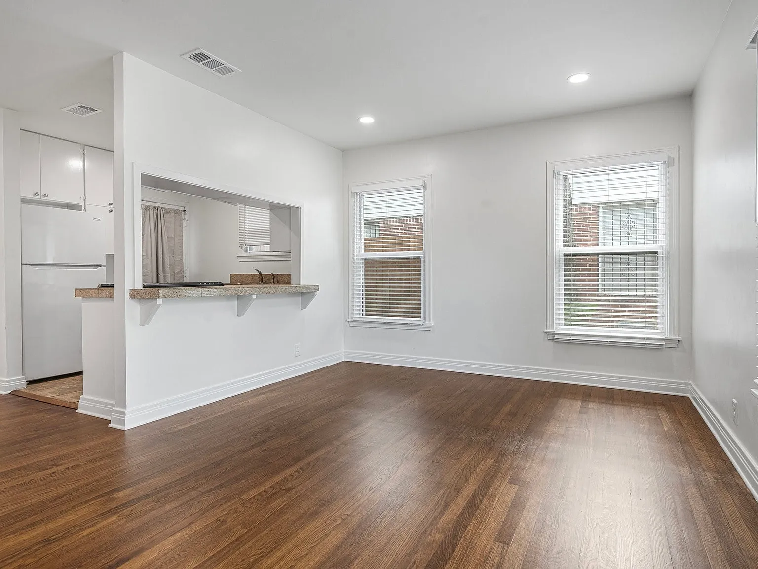 1 bed, 1.0 bath, 817 sqft, $1,725 — Photo 3