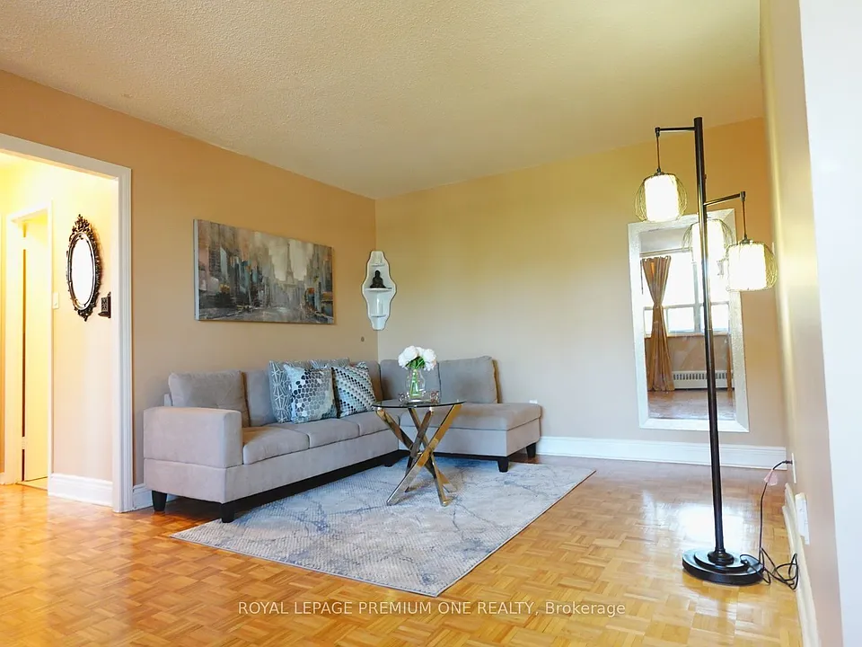 3065 Queen Frederica Dr #305