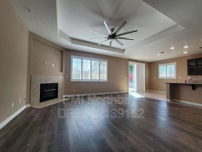 4 bed, 3.0 bath, 2114 sqft, $3,450 — Photo 4