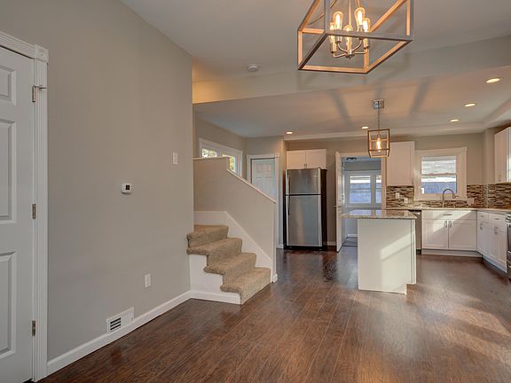 5th image of 78 N Oakley Ave