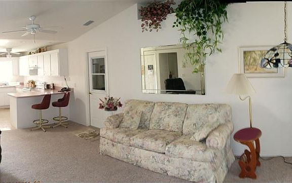 5th image of 111 Edgewater Dr S