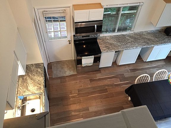 5th image of 1249 Lakeview Dr