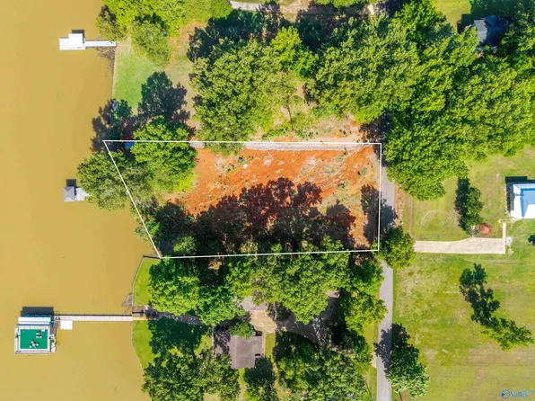 17714 Lakeside Estates Rd, Athens, AL 35614