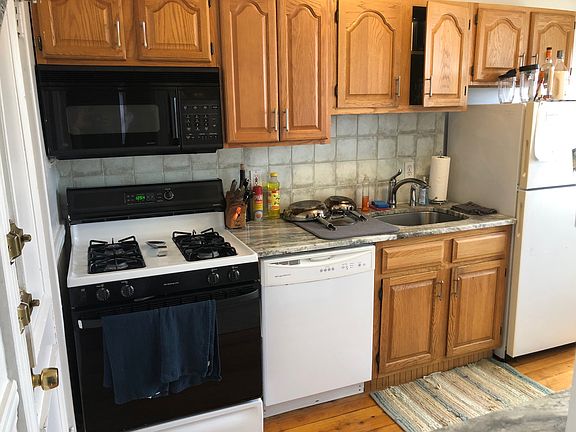 3rd image of 80 Sutherland Rd APT 15