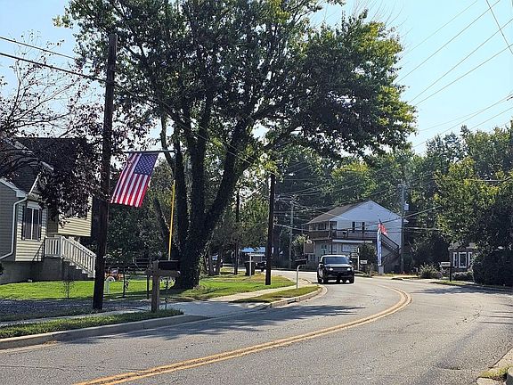 4th image of 4116 Main St