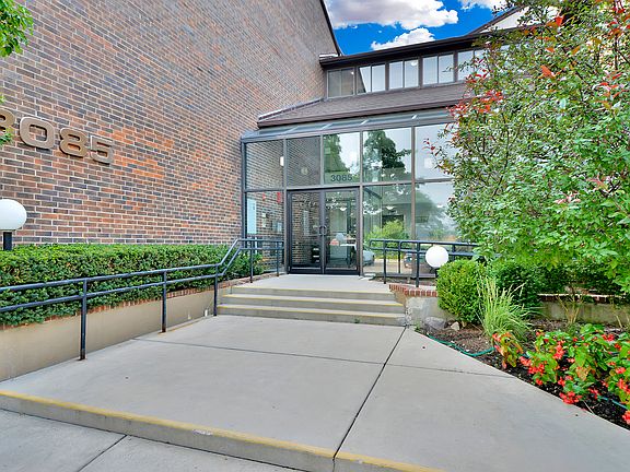 3rd image of 3085 Pheasant Creek Dr APT 209