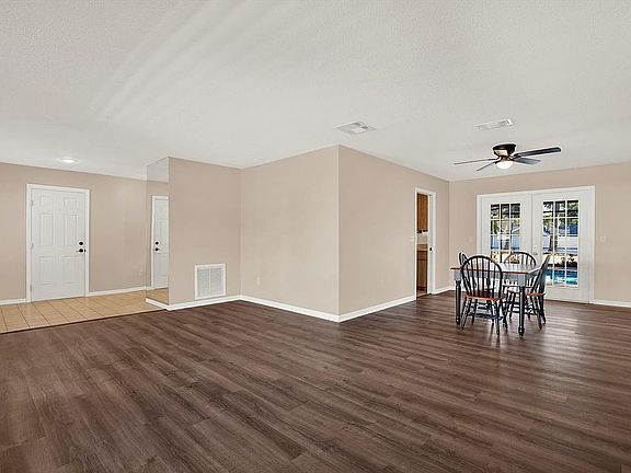 5th image of 401 Running Horse Rd