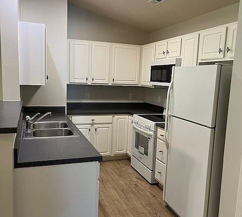 3rd image of 3700 Cotswold Ter Unit 3B