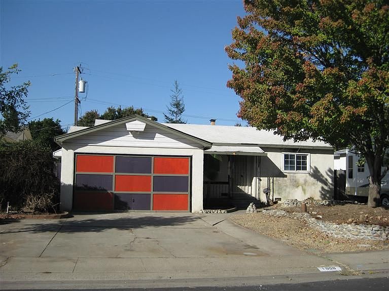1st image of 1008 Hemlock St
