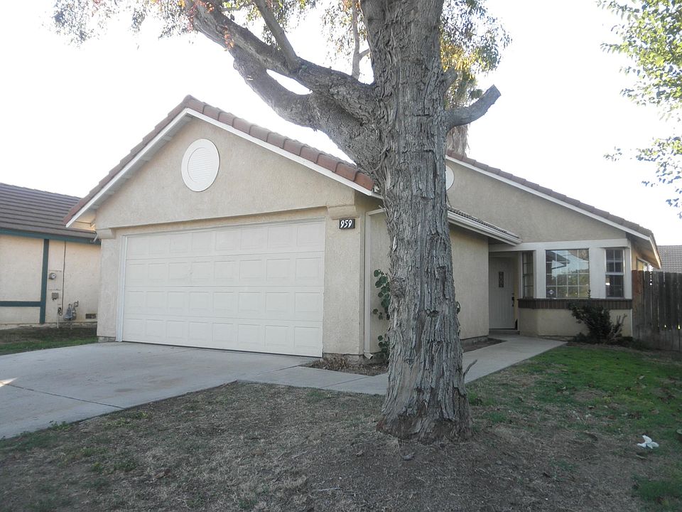 2nd image of 959 Lilac St