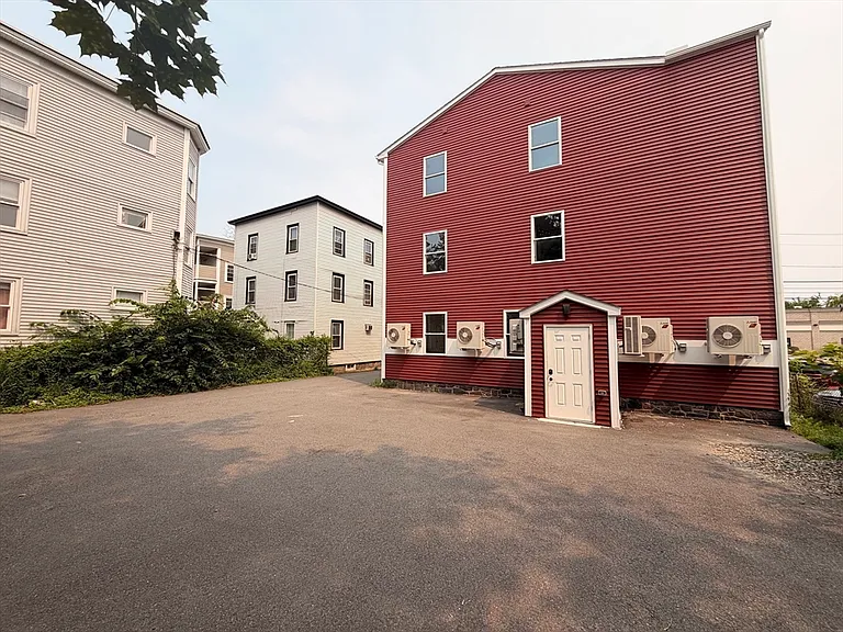 33 Pleasant St #2 — Photo 13