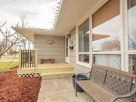 3rd image of 2086 Highland Ave