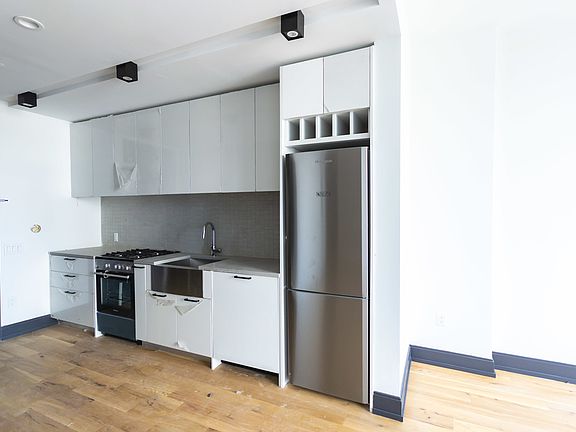 3rd image of 42-22 27th St #801AA