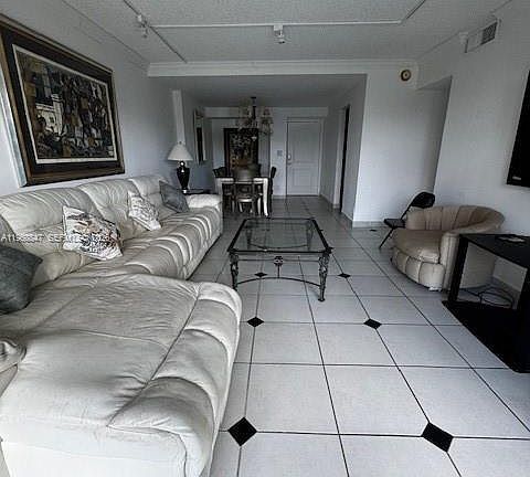 5th image of 100 Bayview Dr APT 319