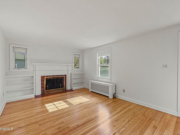 5th image of 194 Eleanor Rd