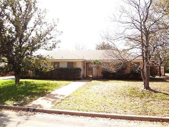 1st image of 4912 Lake Englewood Dr