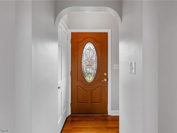 5th image of 246 Oakley Ave