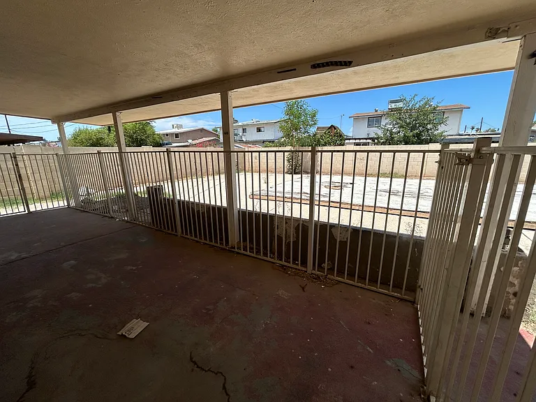 6 bed, 3.0 bath, 2269 sqft, $2,495 — Photo 38
