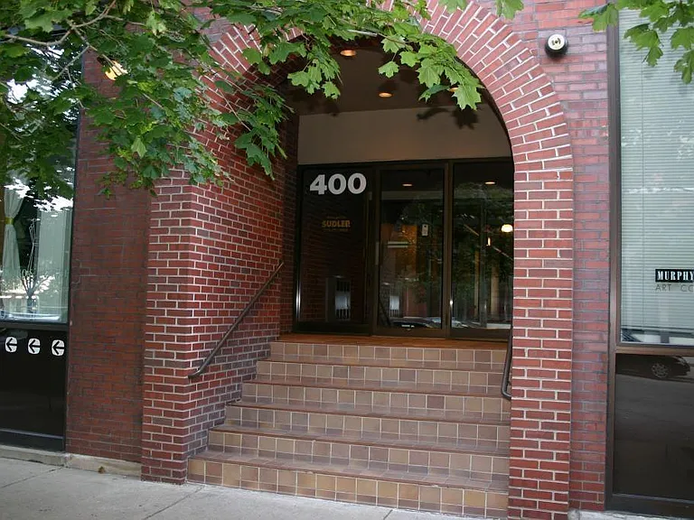 Entry to Bldg