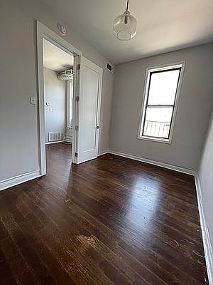 4th image of 698 Willoughby Ave #18A