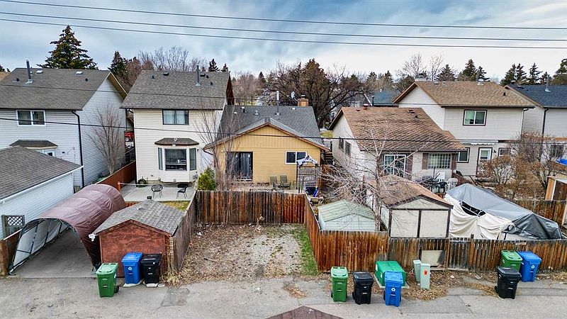 Calgary House for rent - 4 Bedrooms — photo 15
