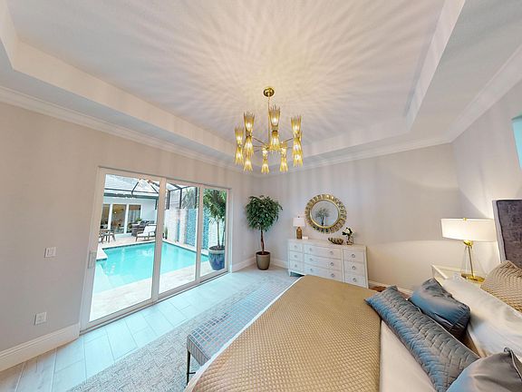Master Suite Dahlia 21