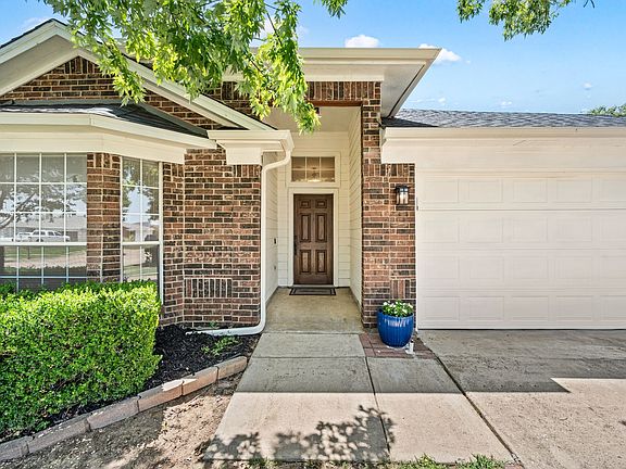 3rd image of 1137 Union Dr