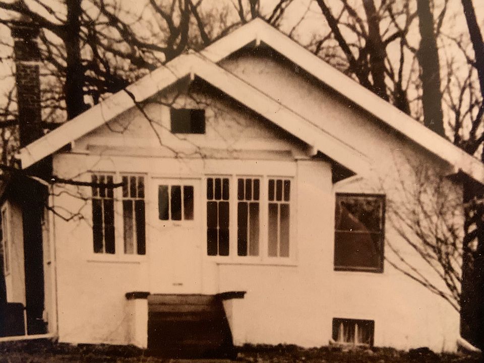 2nd image of 9 Sunset Ave