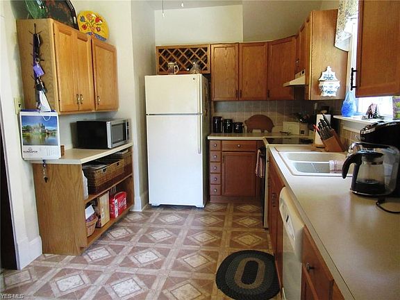 5th image of 476 Woodland Ave