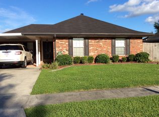 3 Cobblestone W, Houma, LA 70360