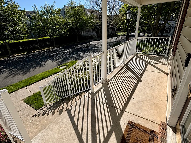 Lantern Dr — Photo 2