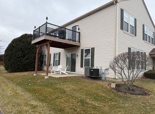 111 W Chatham Ln, Round Lake, IL 60073
