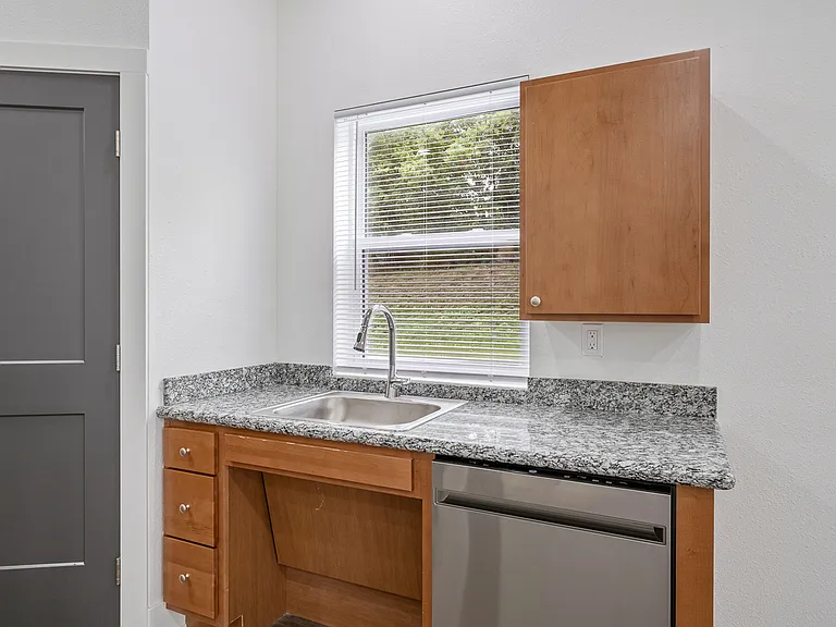 Coopers Landing Apartments — Photo 29