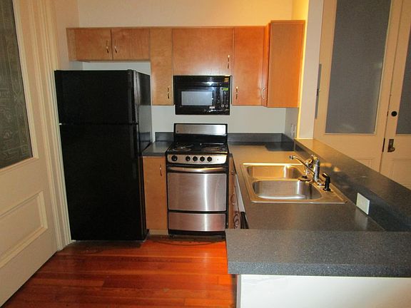 3rd image of 140 W Washington St APT 406